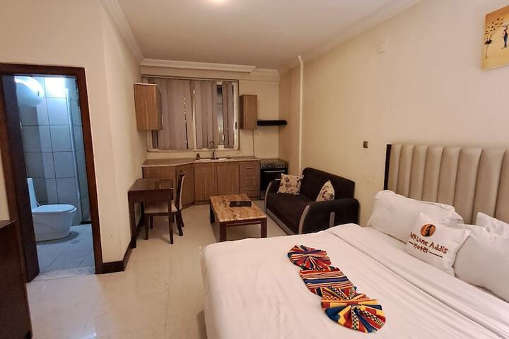 Room 7 of 28