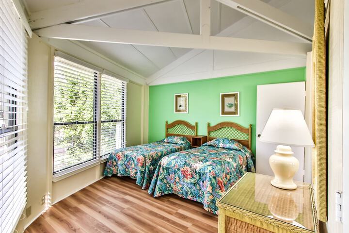 Room 5 of 52