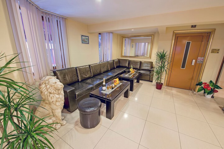 Guest Lobby