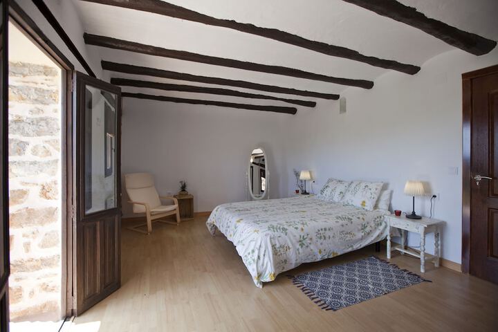 Room 5 of 60