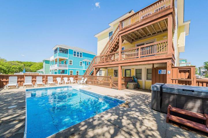 Maison des Jeux - Corolla Ocean Sands, Beach 500 Yds, Pool, Hot Tub, EV Charger, 3 Dogs Allowed in Corolla, NC