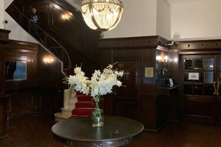 Hotel 2 of 90