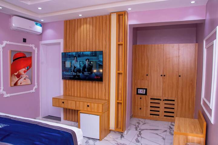 Room 14 of 26