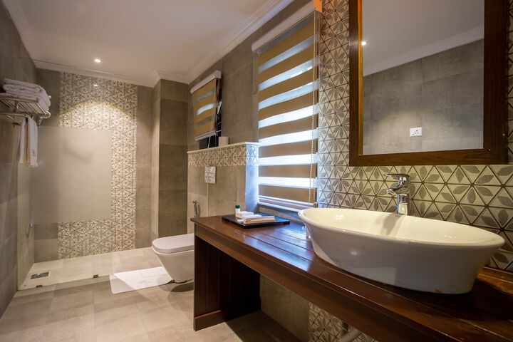 Room 16 of 25