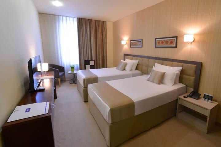 Room 10 of 60