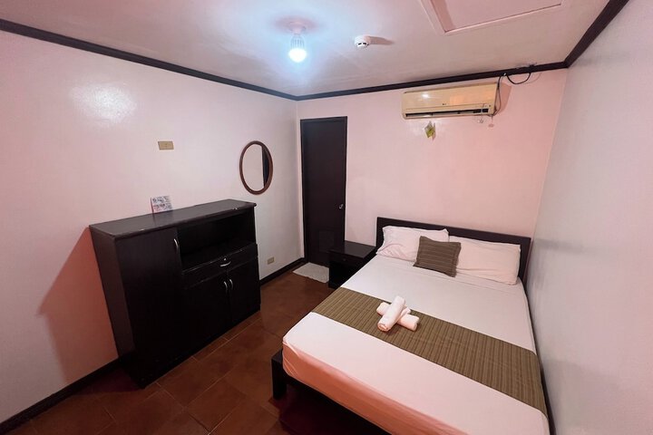 Room 12 of 68