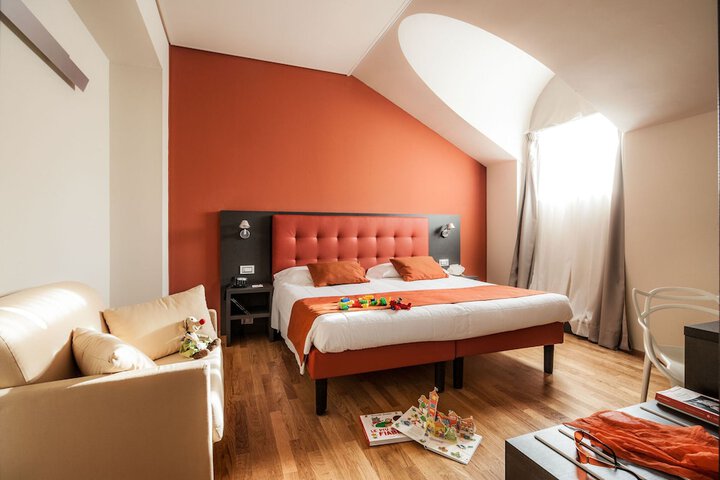 Room 4 of 50