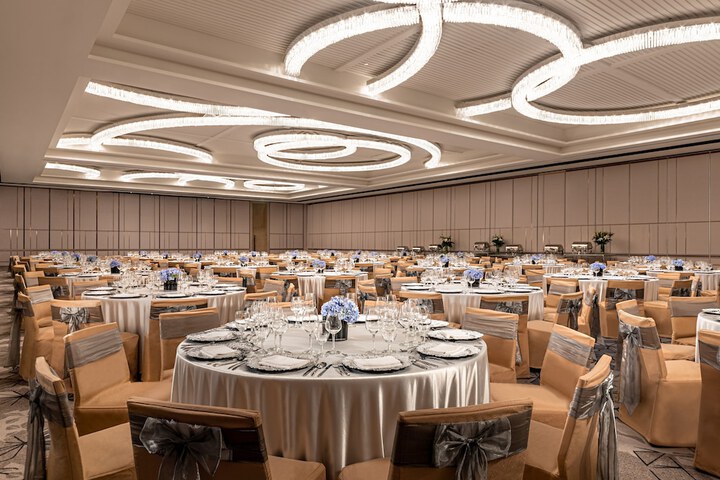 Ballroom/Hall 24 of 30