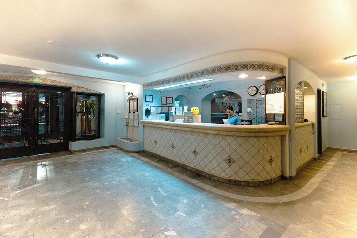 Check-in/check-out kiosk