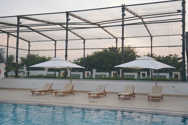 Pool 28 of 37