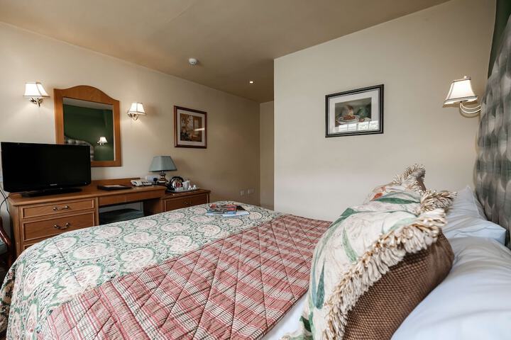 Room 42 of 206