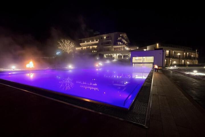 Pool Hotel