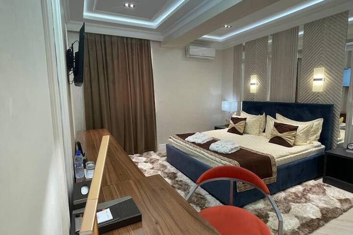 Room 18 of 49