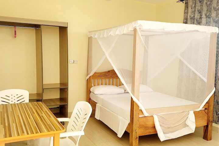 Room 10 of 24
