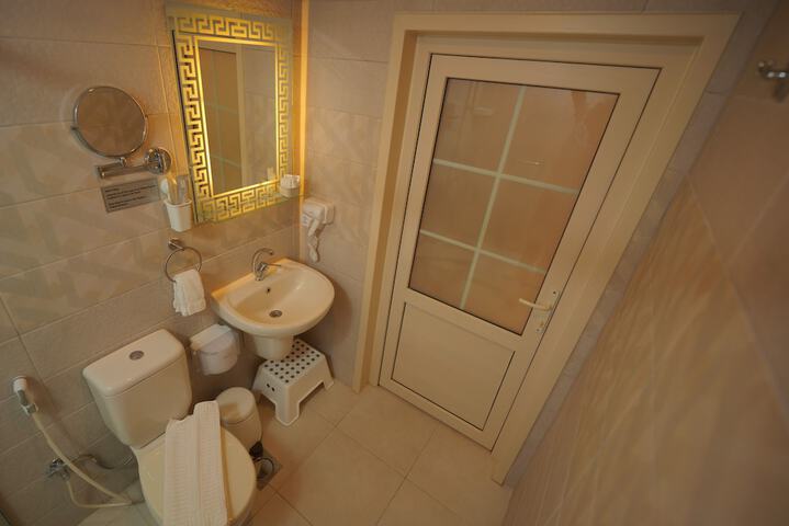 Room 43 of 61
