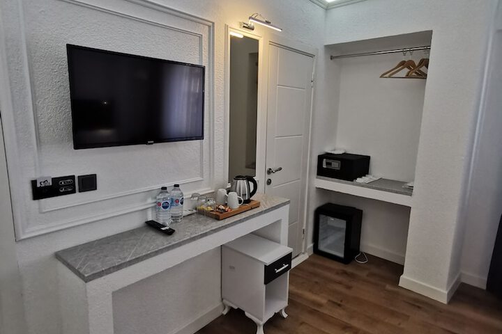 Room 57 of 85