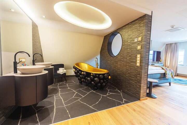 Room 29 of 61