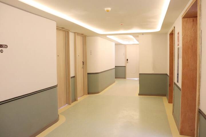 Ballroom/Hall 143 of 155