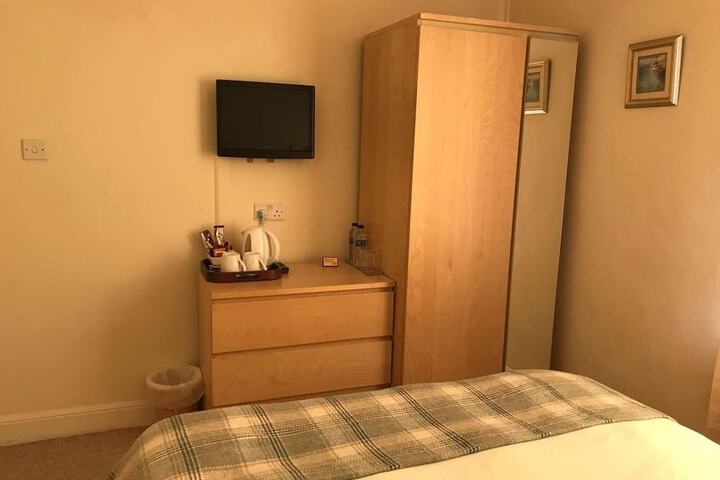 Room 8 of 19