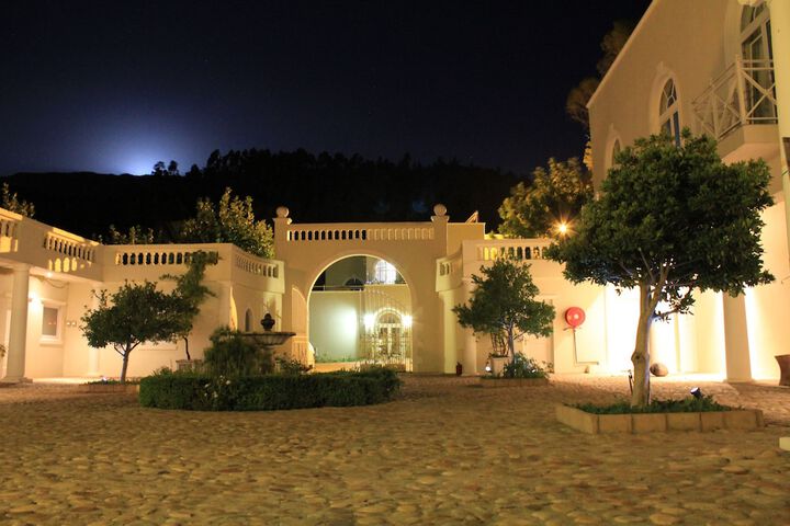 Hotel Exterior 119 of 132