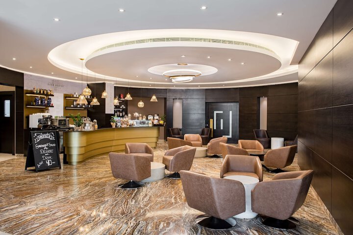 Lounge 163 of 260