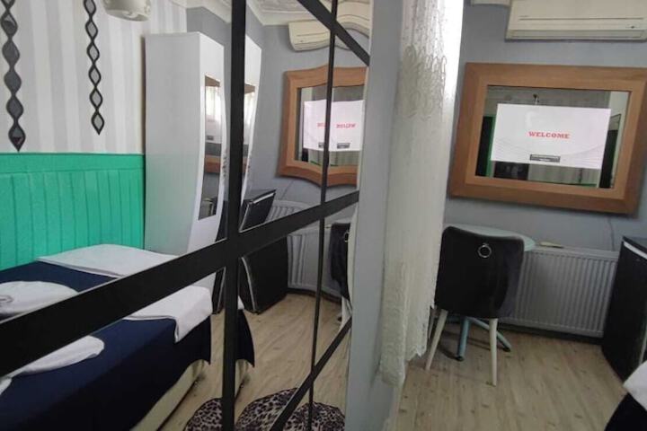 Room 28 of 59