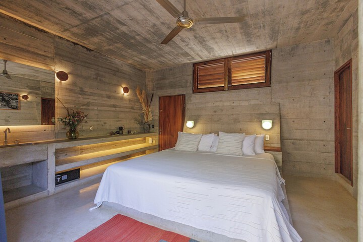 Room 5 of 51