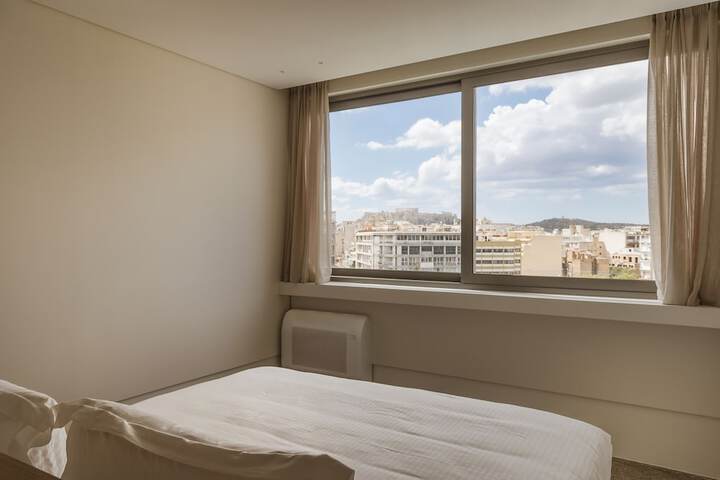 Room 28 of 65