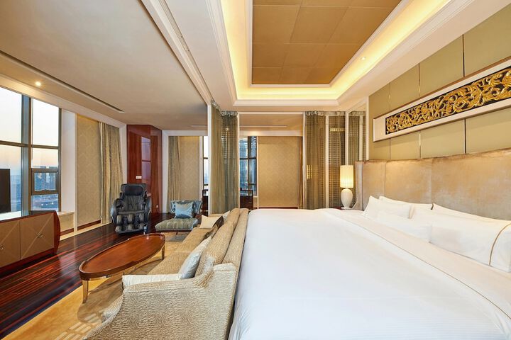 Room 17 of 54