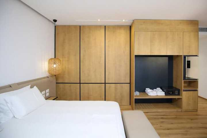 Room 34 of 118