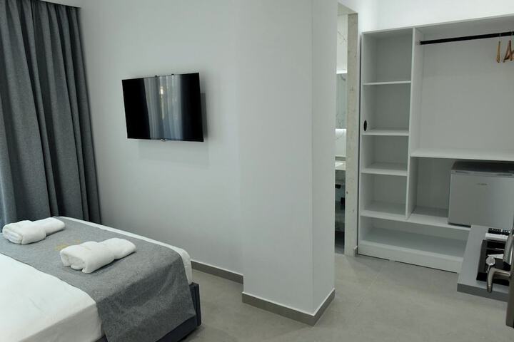 Room 70 of 164