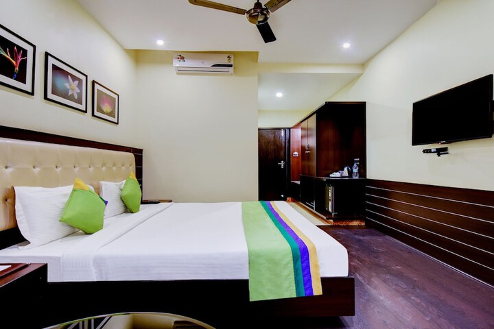 Room 28 of 63