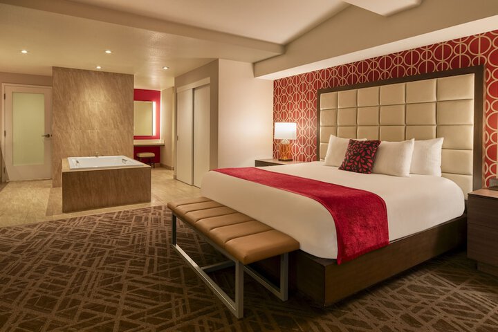 Resort Room 1 King (31 of 33)