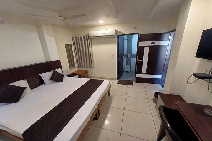 Room 17 of 25