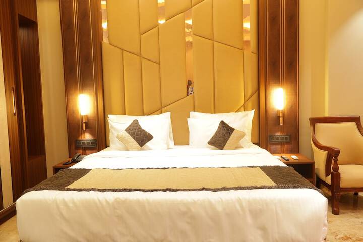 Room 5 of 65