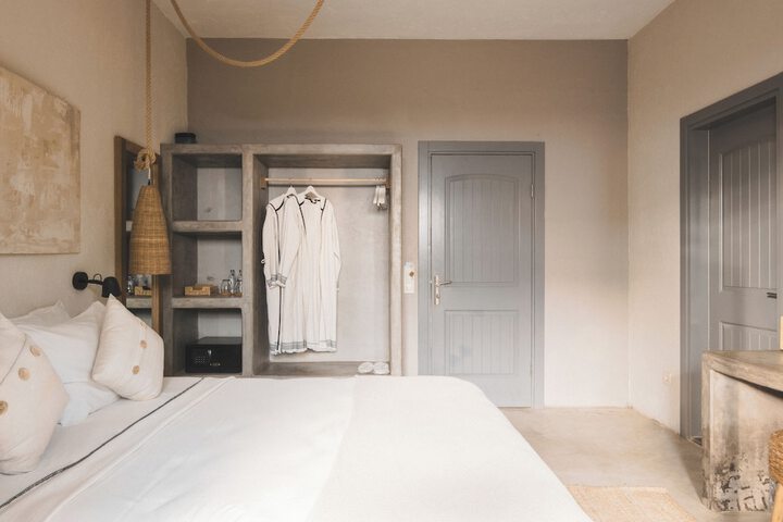 Room 31 of 64
