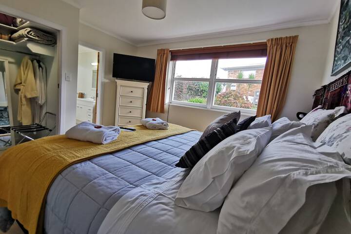 Room 3 of 79