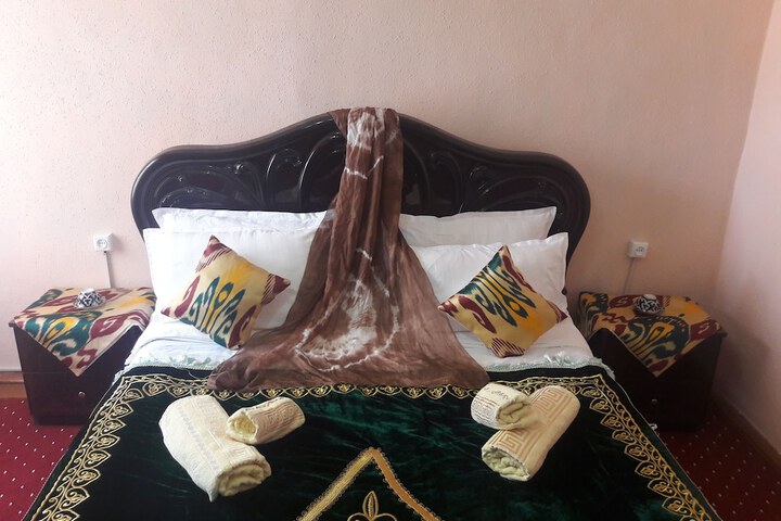 Room 4 of 32