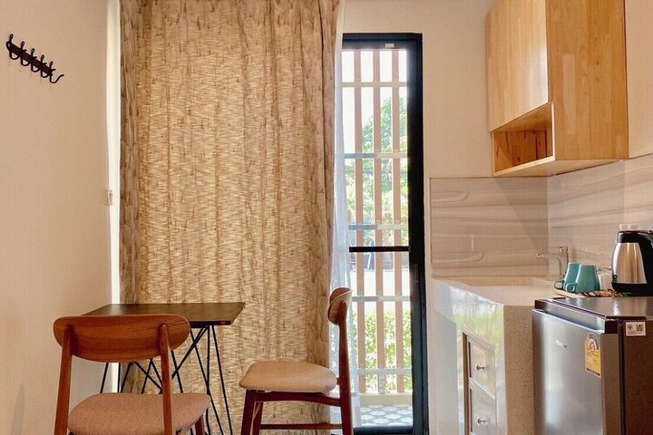Room 4 of 28