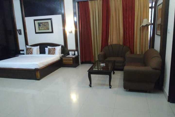Room 8 of 65