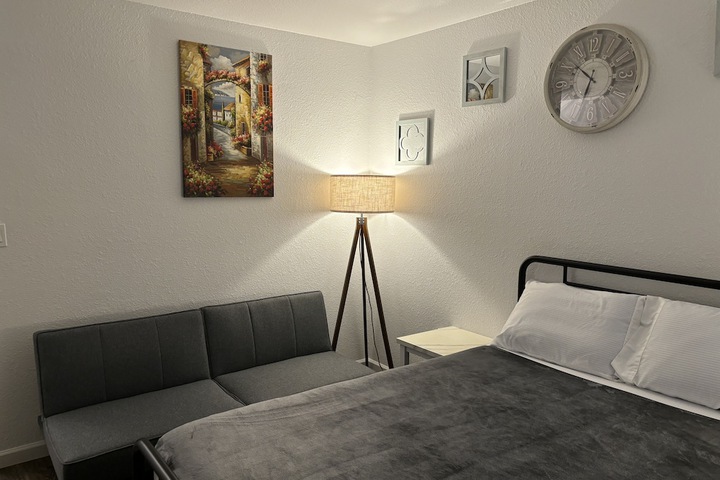 1 Queen Bed (38 of 103)