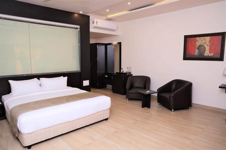Room 16 of 48