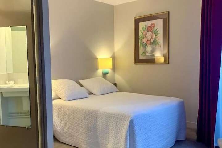 Room 4 of 39
