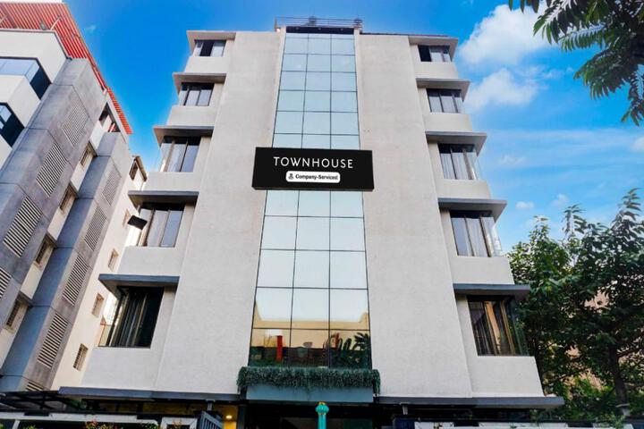 Townhouse Oak Pune Ramwadi Metro Station