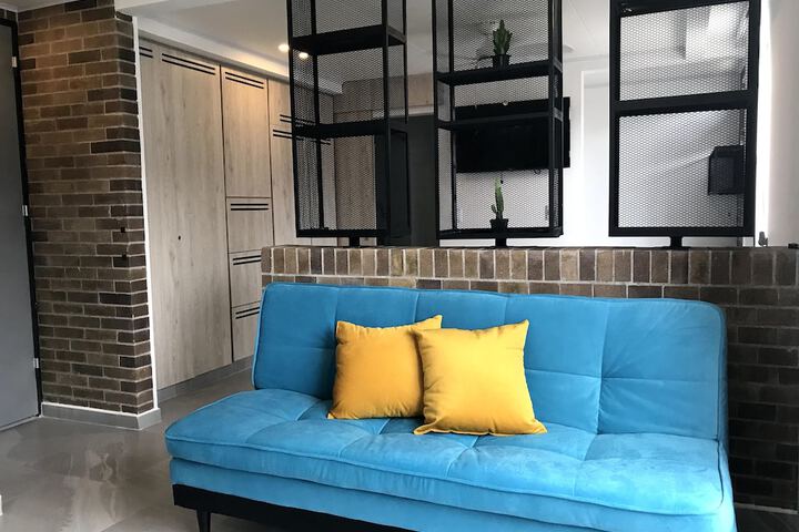 Room 4 of 10