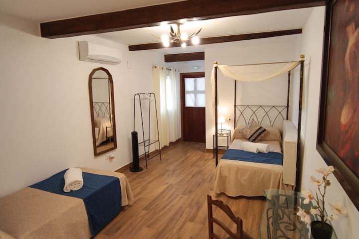 Room 15 of 52
