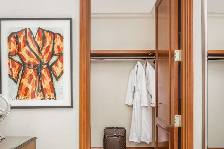 Room 7 of 182