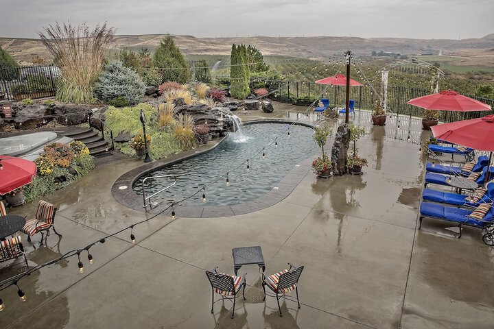 Pool 60 of 145