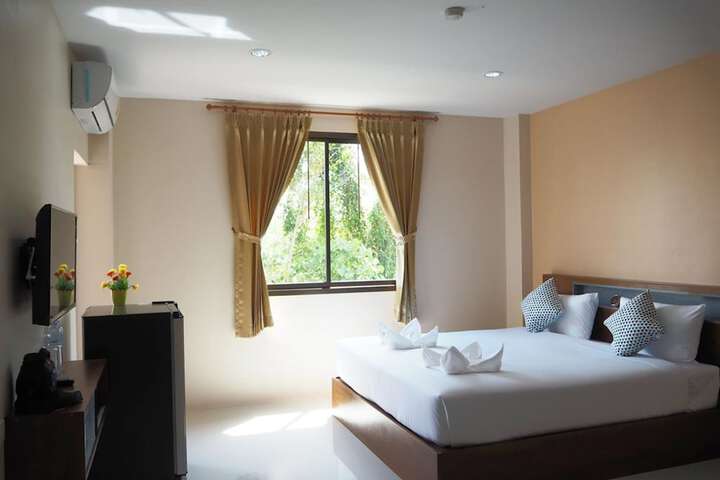Room 13 of 20