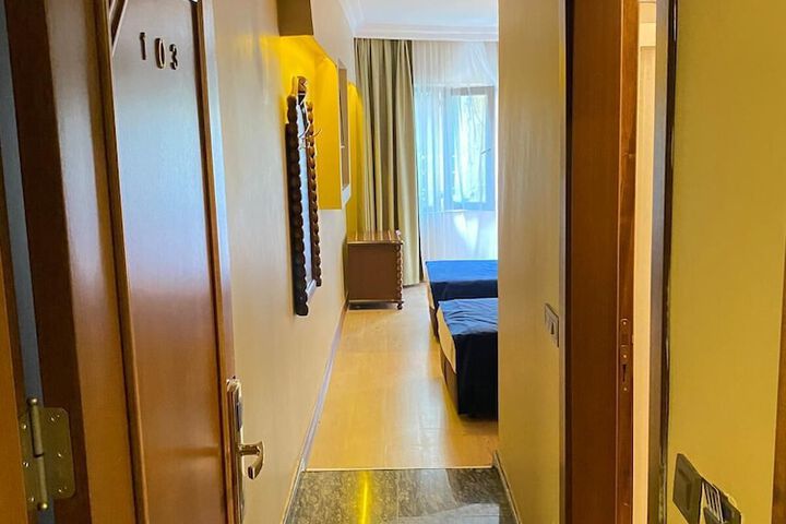 Room 15 of 46